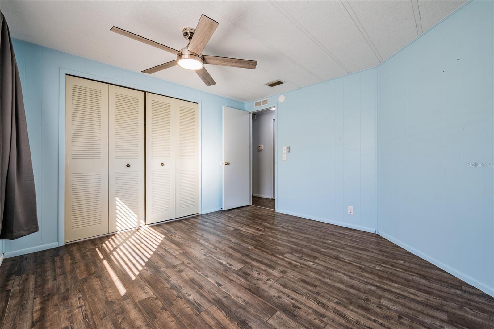 SHADOW BROOK MOBILE HOME - Residential