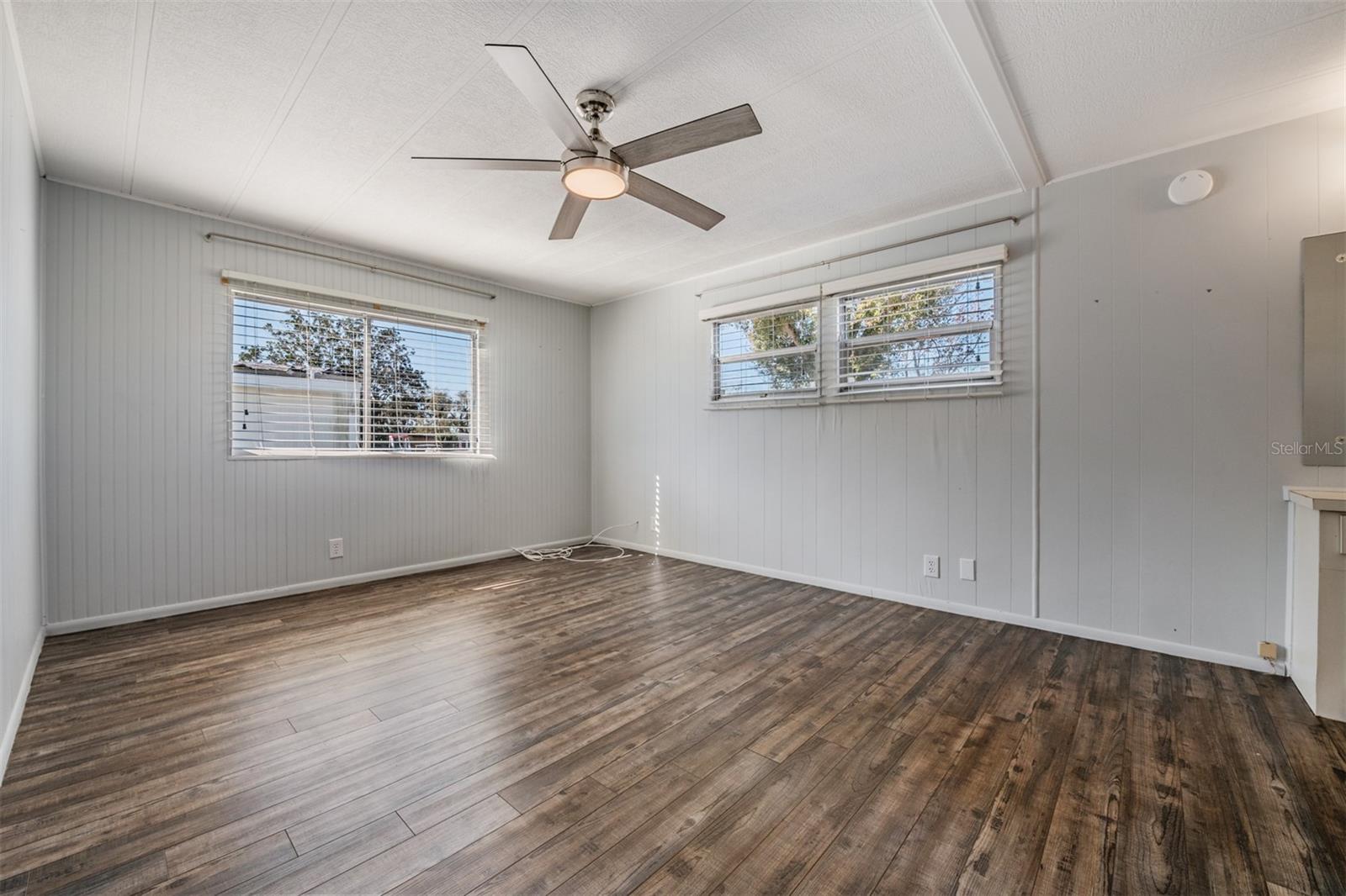 SHADOW BROOK MOBILE HOME - Residential