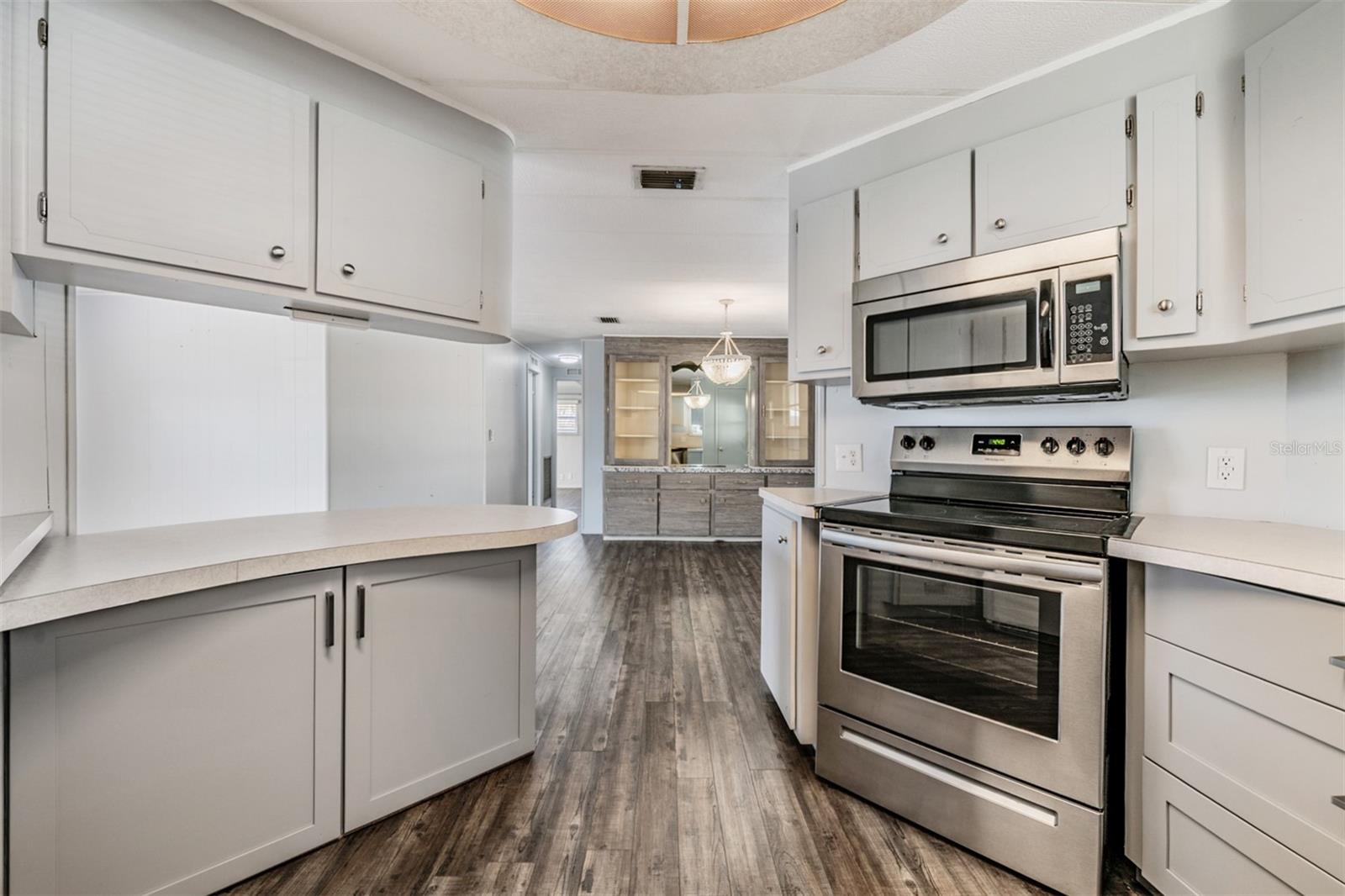 SHADOW BROOK MOBILE HOME - Residential