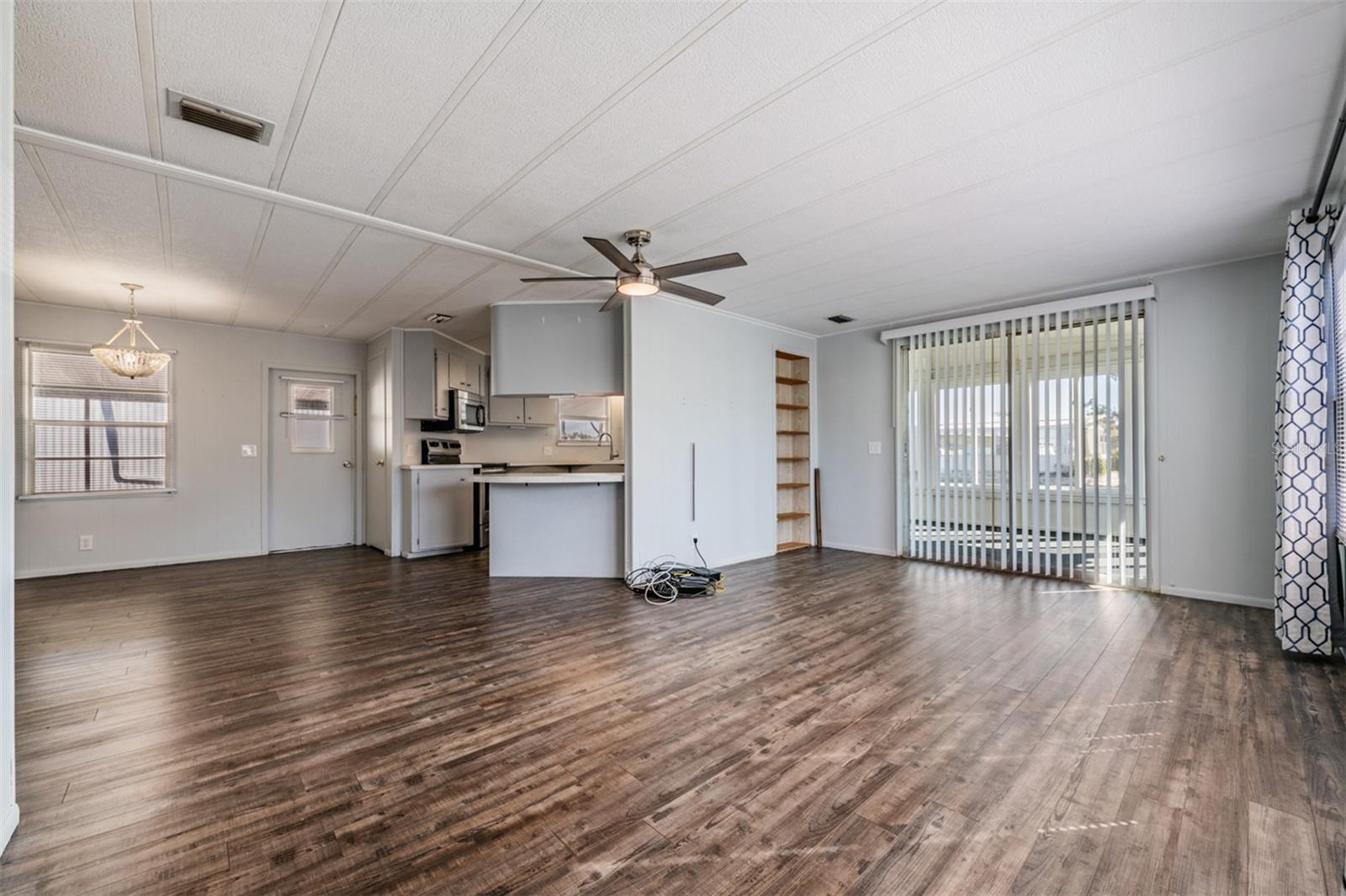 SHADOW BROOK MOBILE HOME - Residential