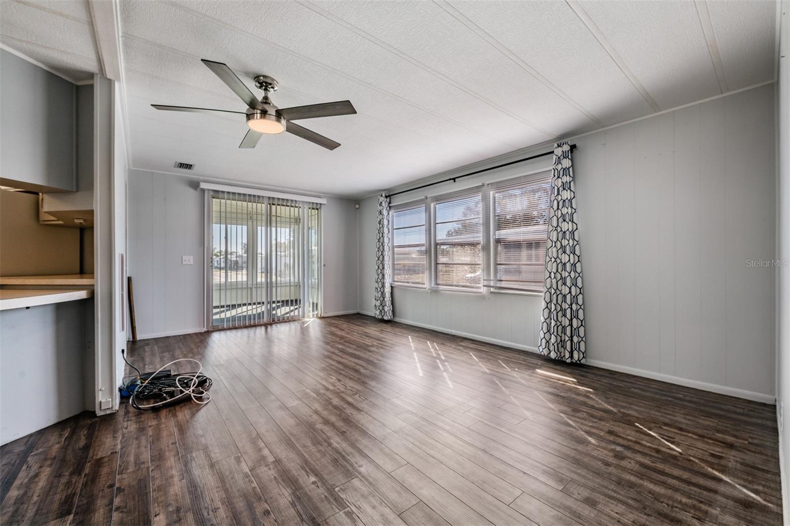 SHADOW BROOK MOBILE HOME - Residential