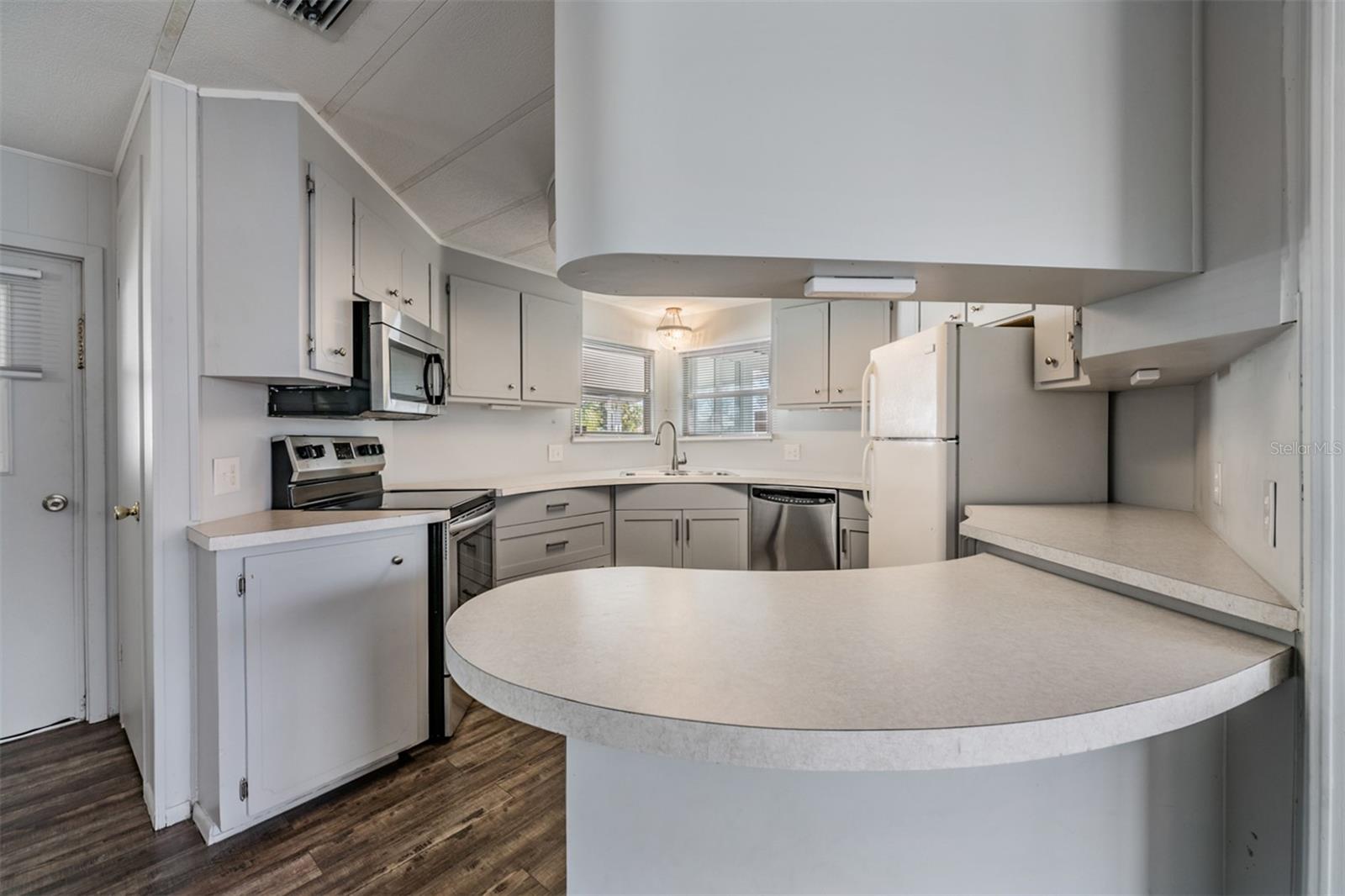 SHADOW BROOK MOBILE HOME - Residential