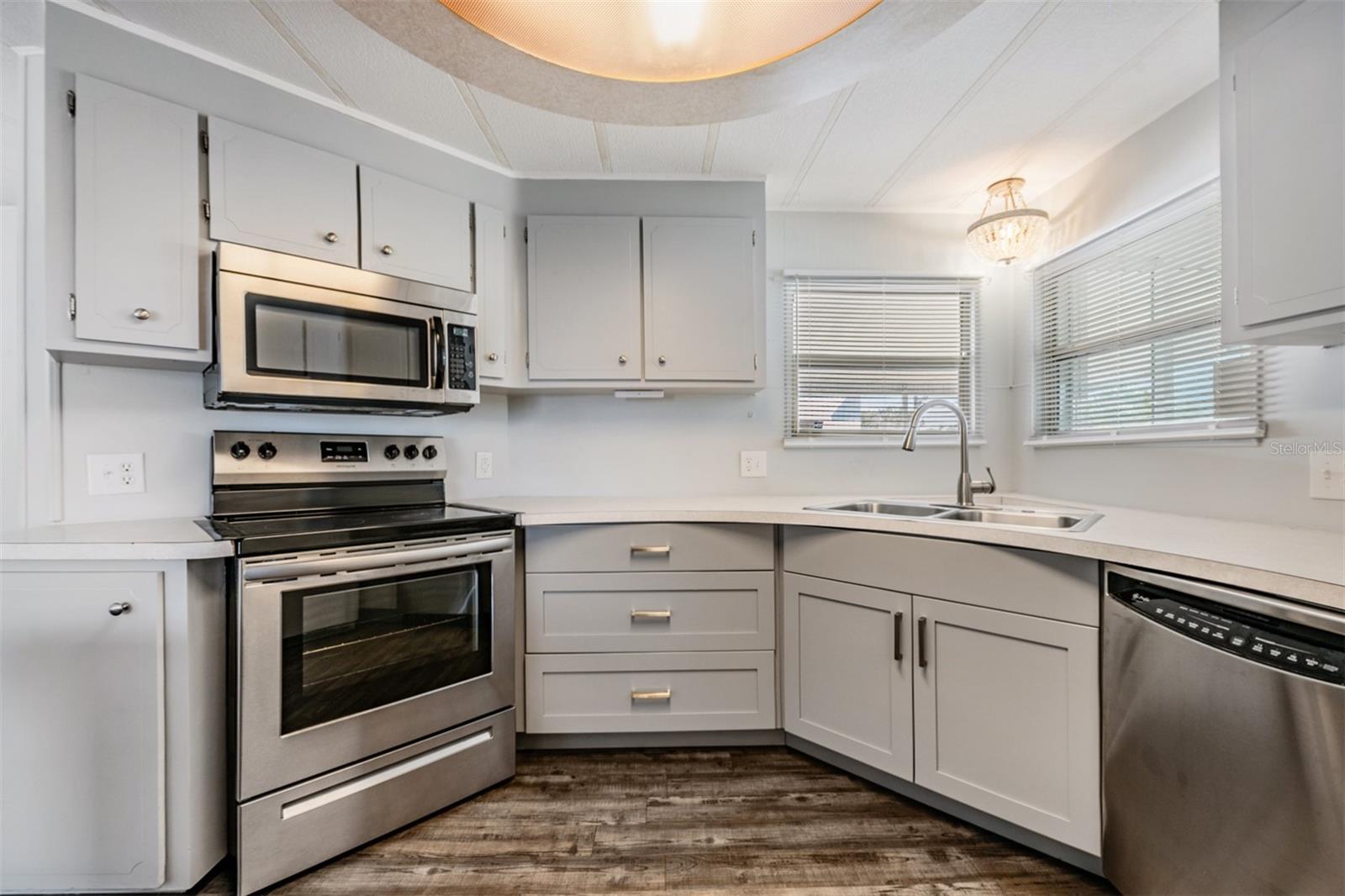 SHADOW BROOK MOBILE HOME - Residential