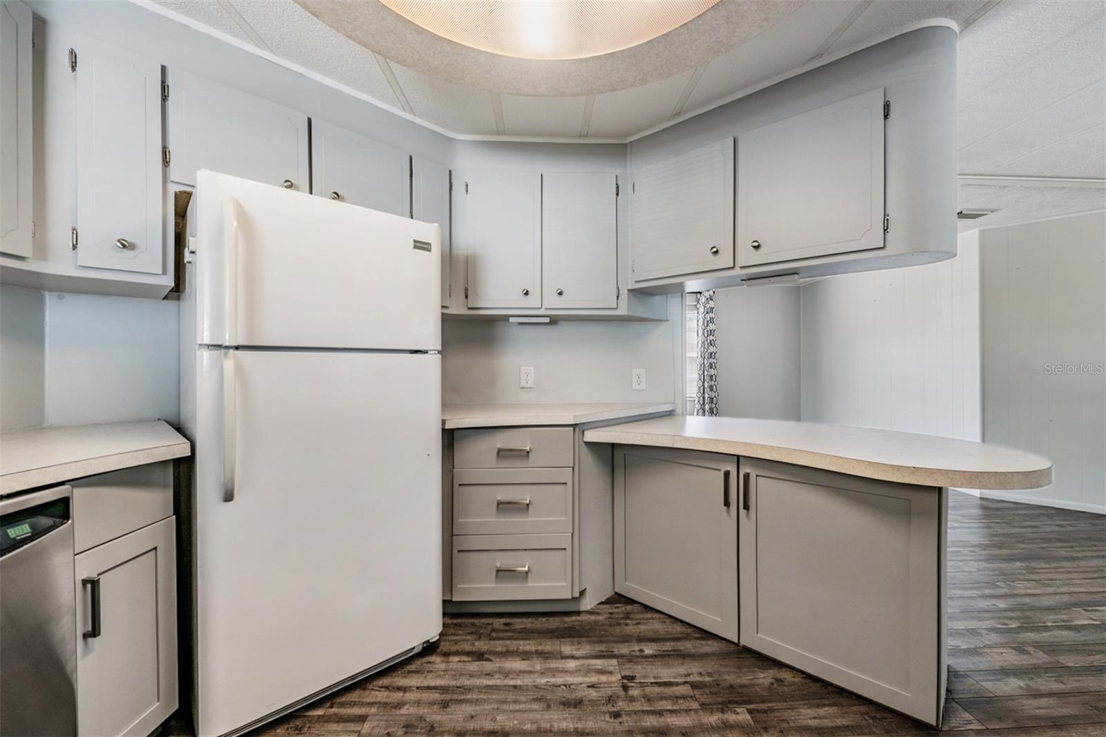 SHADOW BROOK MOBILE HOME - Residential