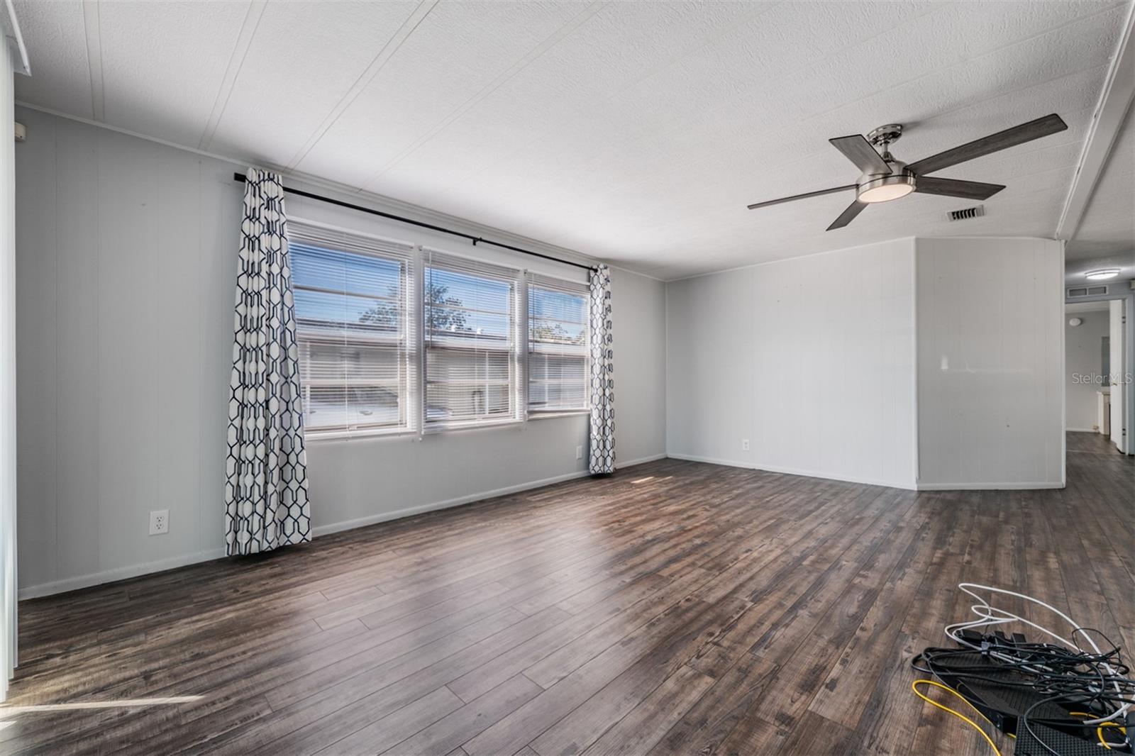 SHADOW BROOK MOBILE HOME - Residential