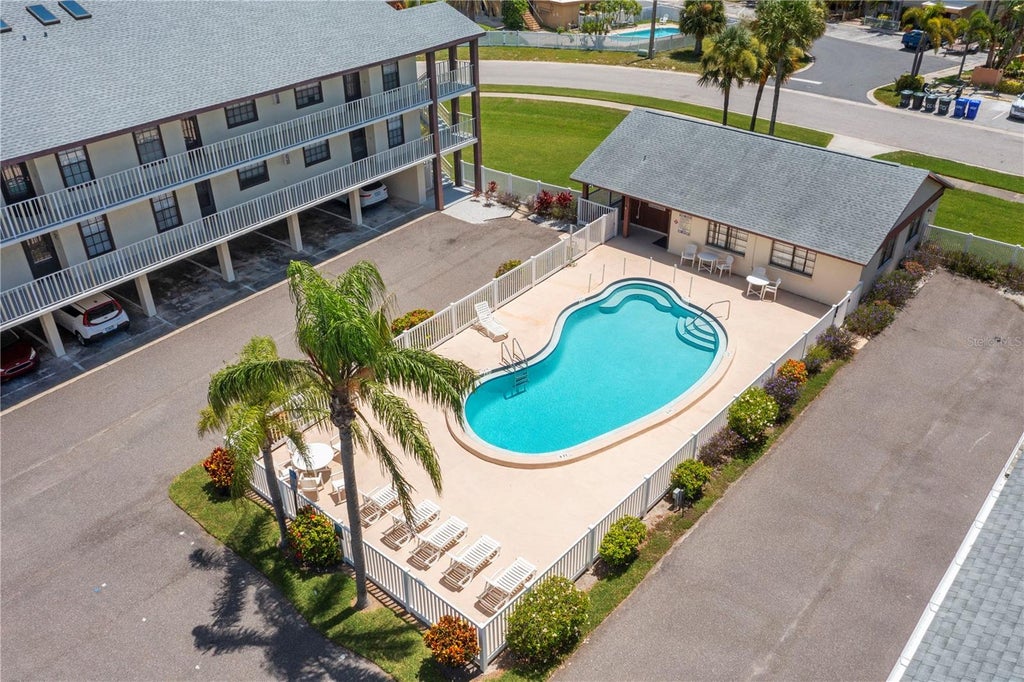 Photo of 340 Causeway Boulevard #104, Dunedin, FL 34698 (MLS # TB8552546)