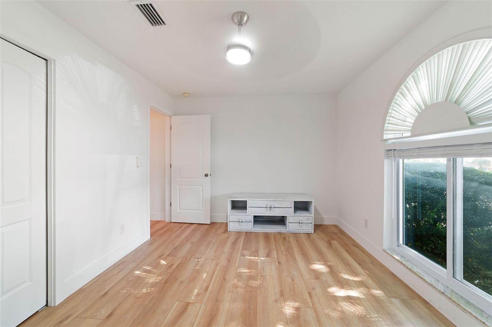 OAK GROVE PH 02 - Residential Lease