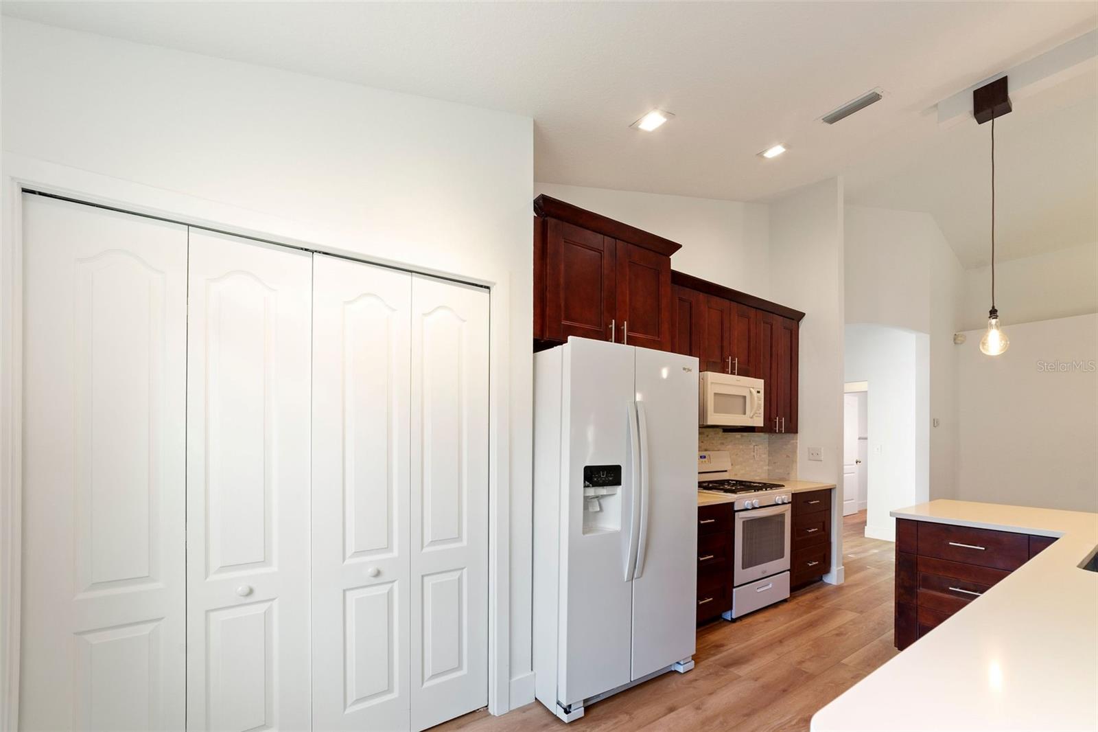 OAK GROVE PH 02 - Residential Lease