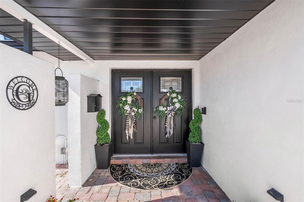 Photo of 6742 Tequesta Drive, Seminole, FL 33777 (MLS # TB8449591)