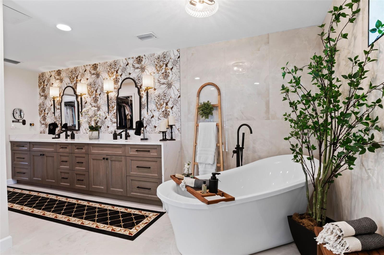 SEMINOLE LAKE GOLF & COUNTRY CLUB ESTATES - Residential