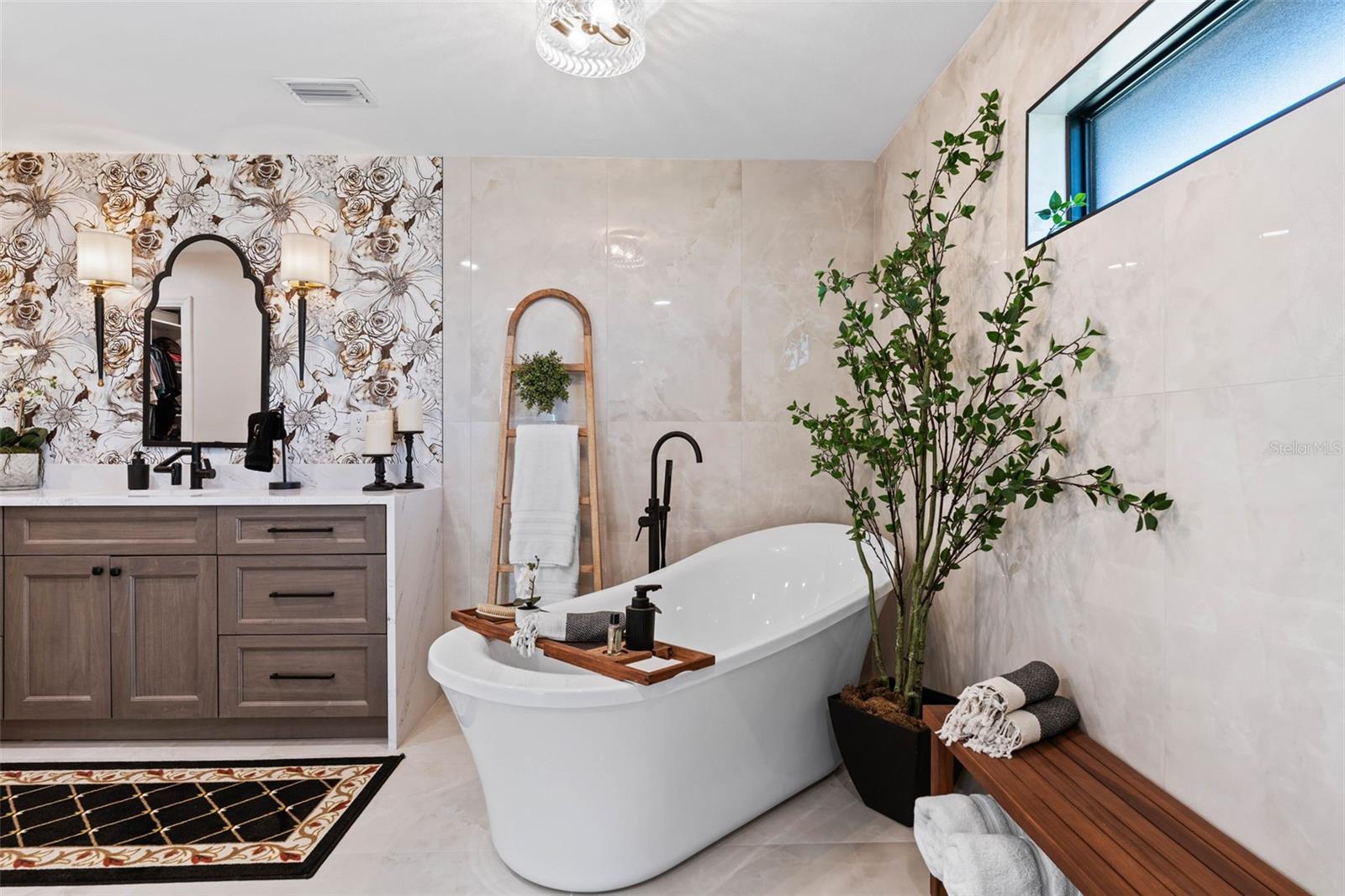 SEMINOLE LAKE GOLF & COUNTRY CLUB ESTATES - Residential