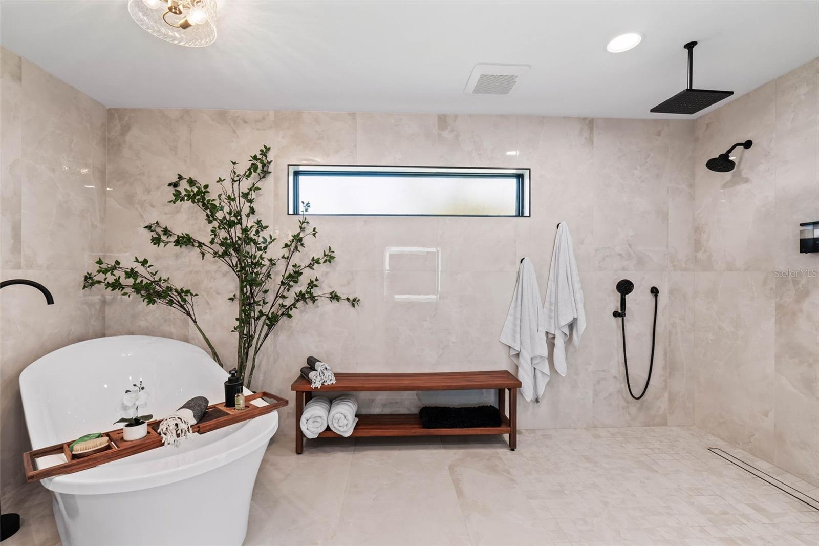 SEMINOLE LAKE GOLF & COUNTRY CLUB ESTATES - Residential