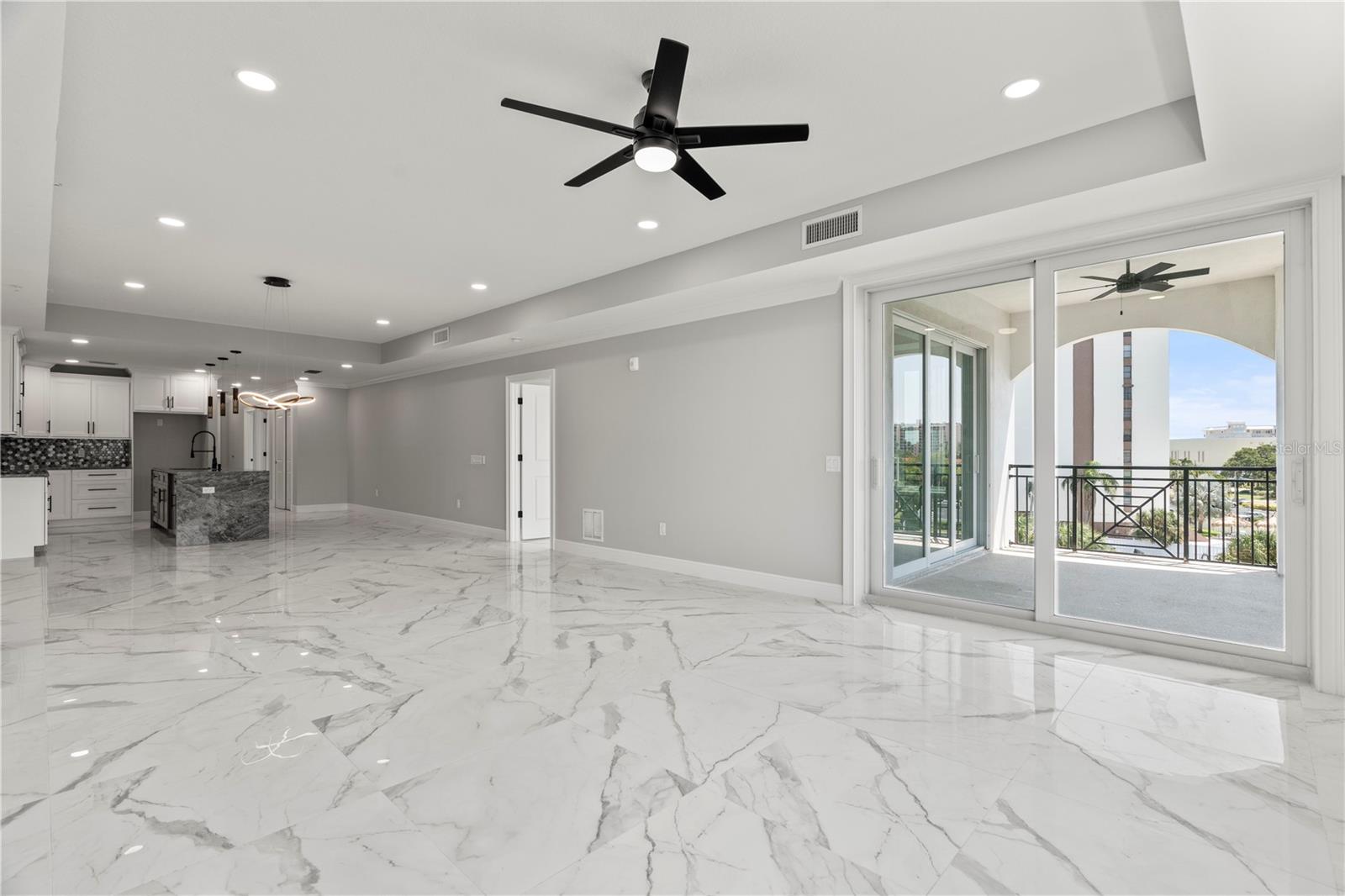 LA BRISA DEL MAR CONDO - Residential