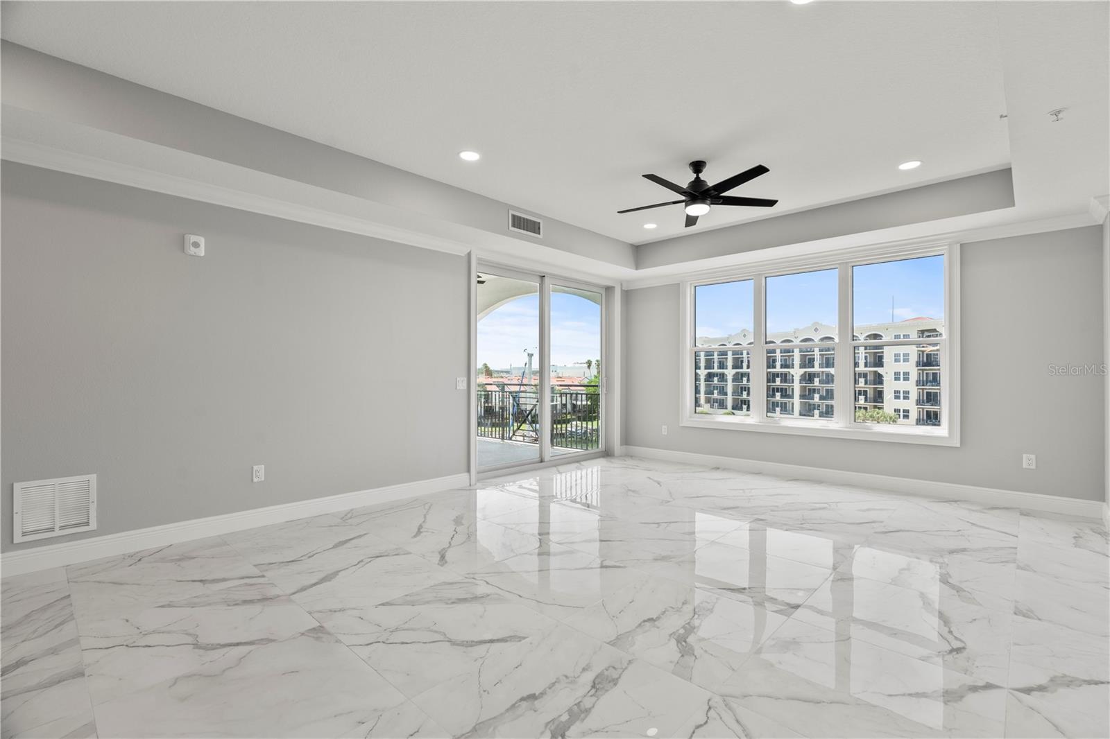 LA BRISA DEL MAR CONDO - Residential