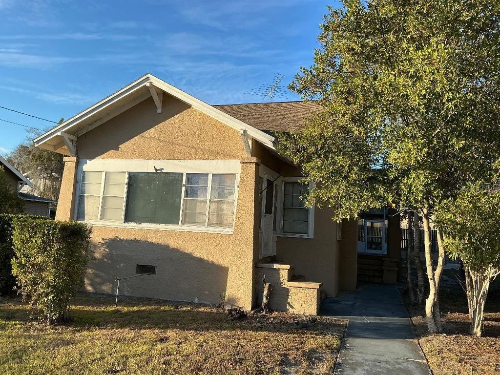 Photo of 419 W Wisconsin Avenue, Deland, FL 32720 (MLS # V4947019)