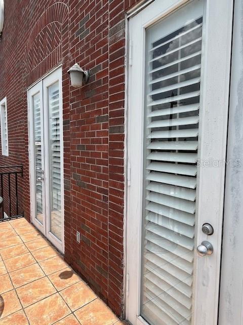 FIFTH AVE VILLAS A CONDOMIN - Residential