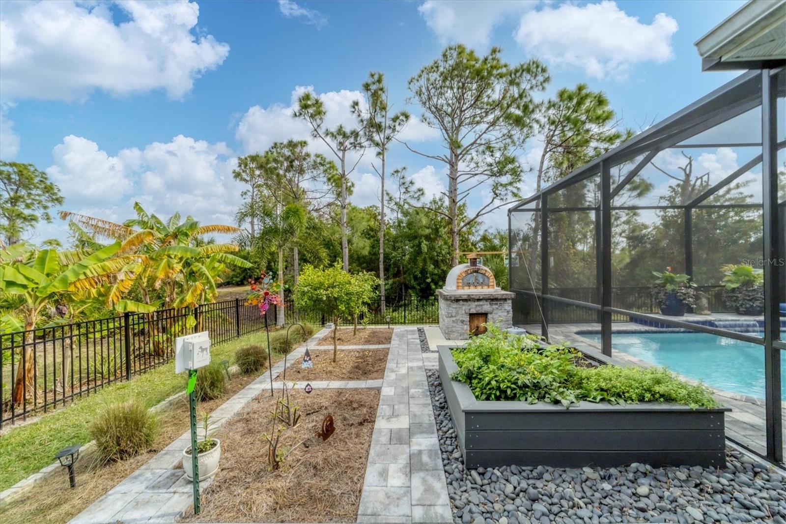 ROTONDA WEST PINE VALLEY - Residential