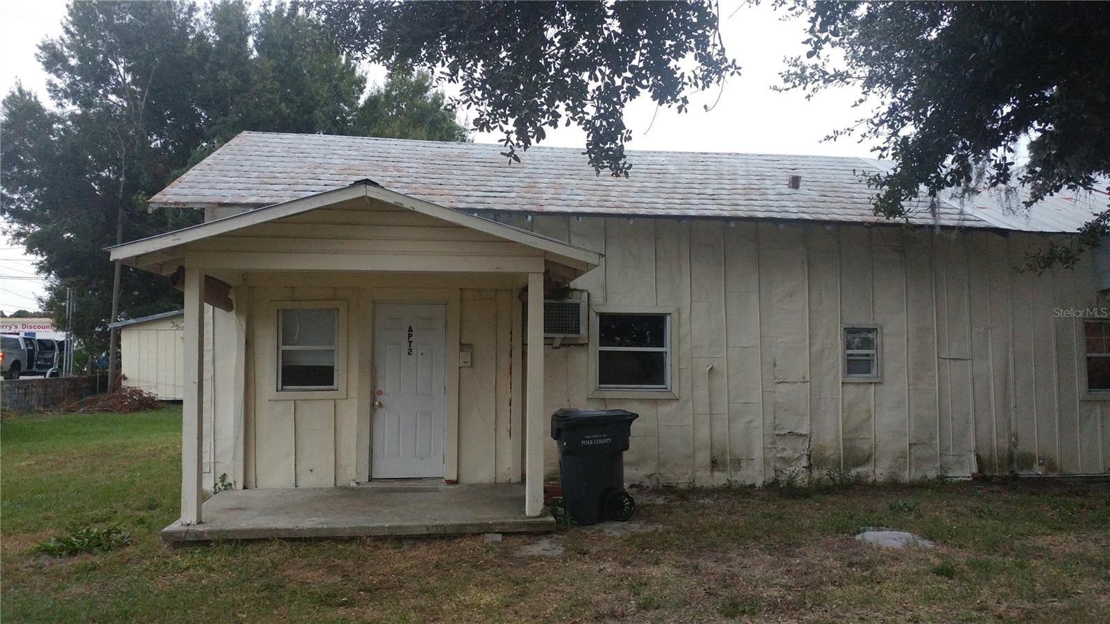 WEST SIDE - Residential Lease