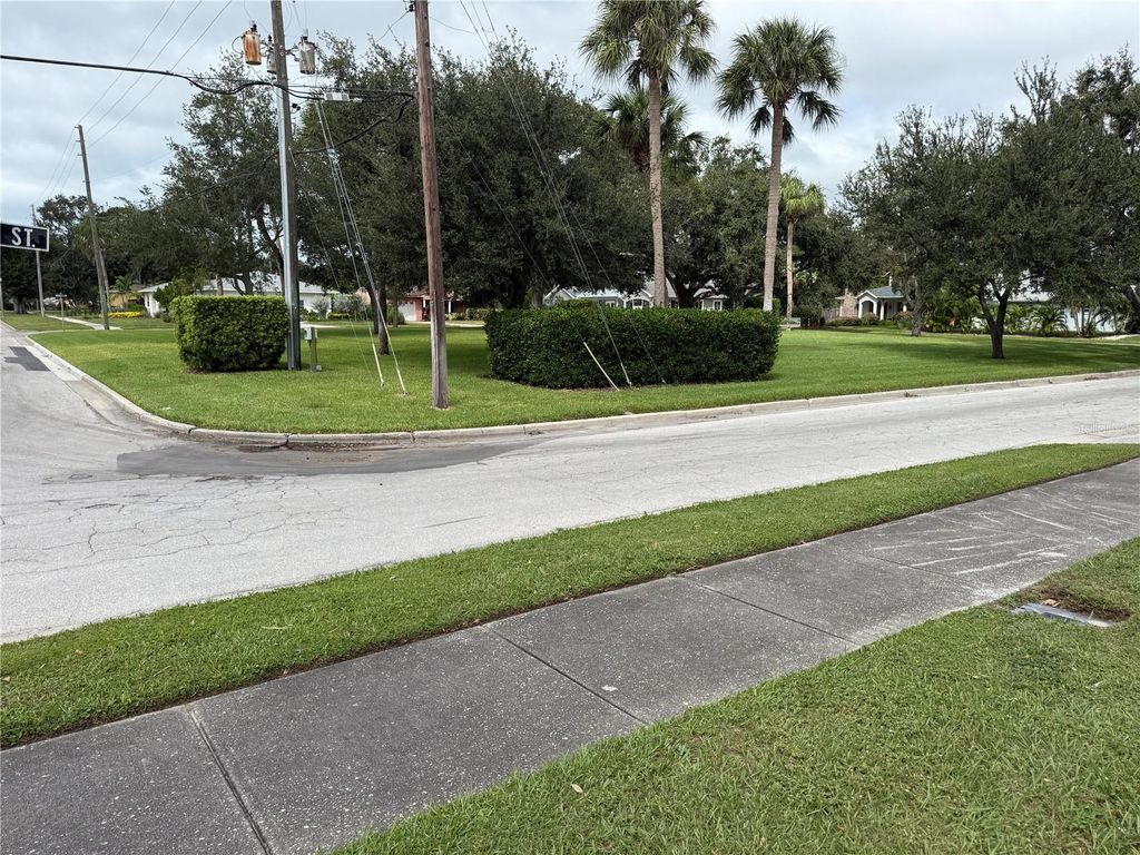 Photo of 1015 Varona Street, Belleair, FL 33756 (MLS # TB8437306)