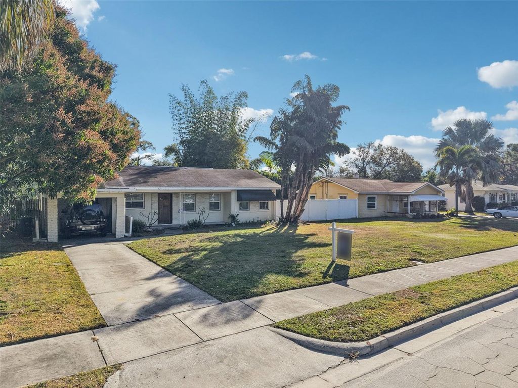 Photo of 1015 Varona Street, Belleair, FL 33756 (MLS # TB8437306)