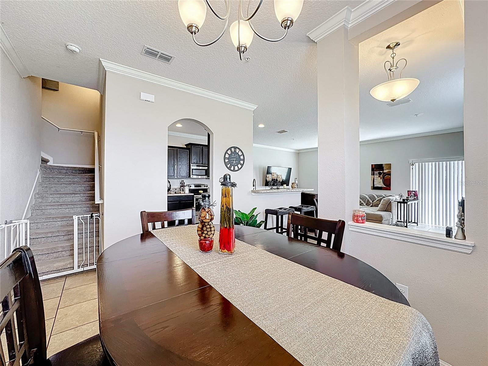 2112 BETSY ROSS LANE
