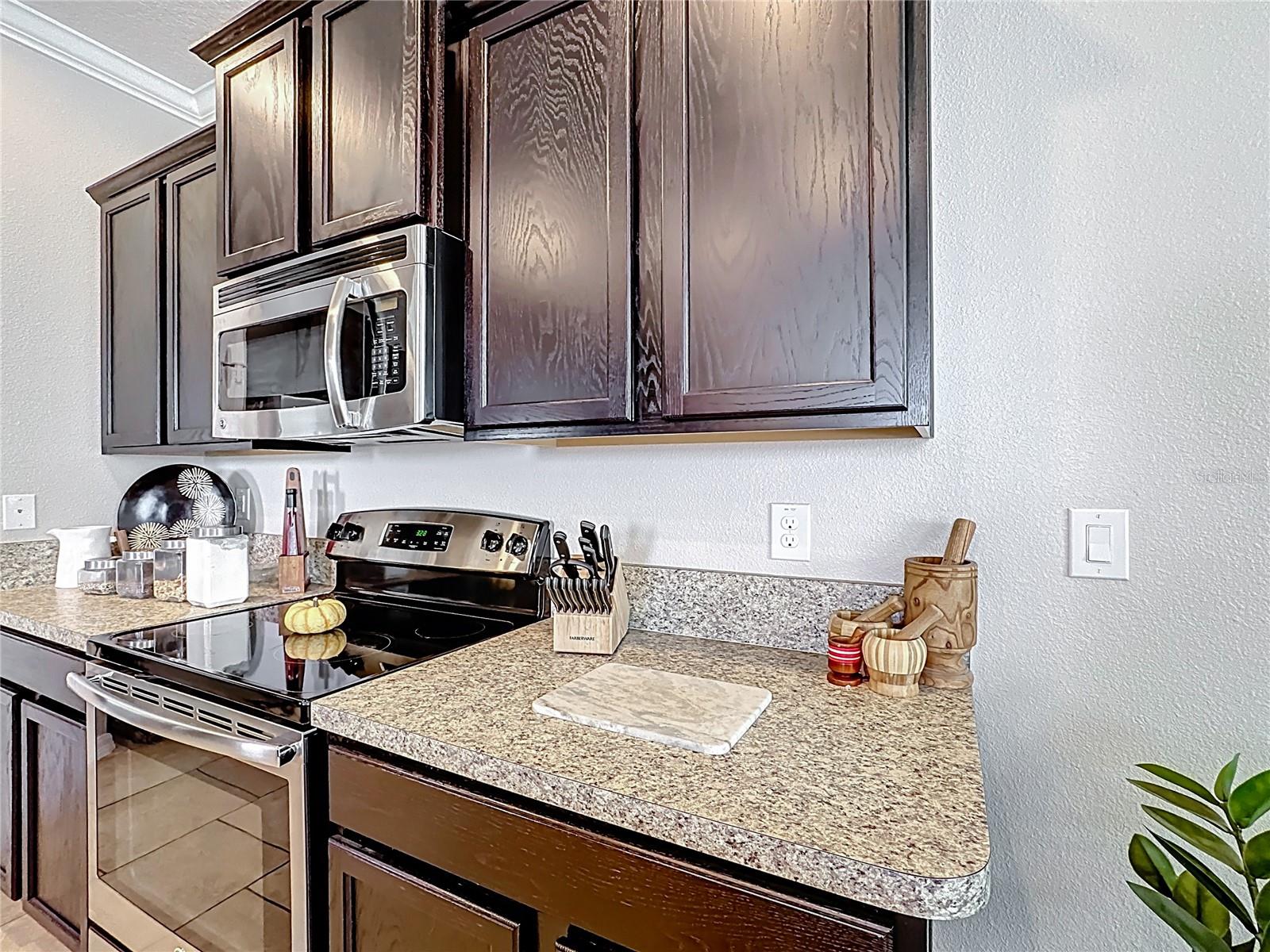 2112 BETSY ROSS LANE
