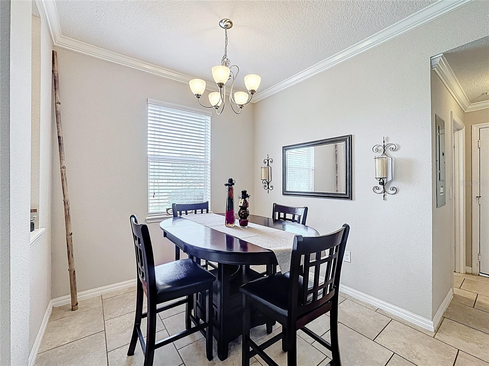 2112 BETSY ROSS LANE