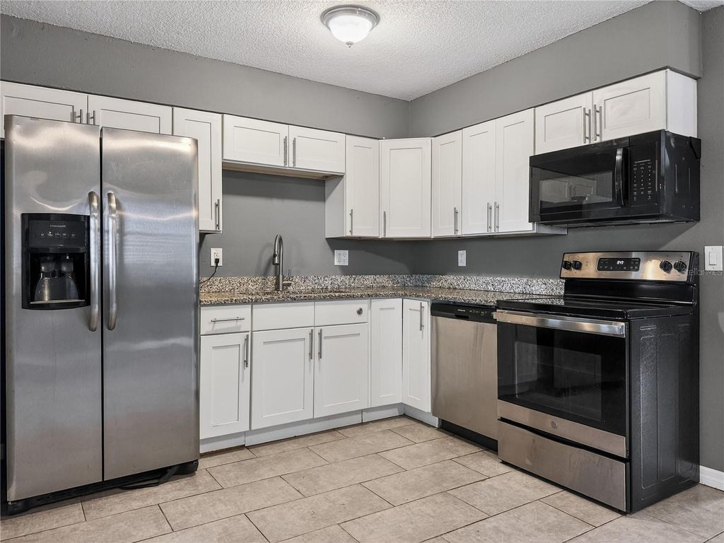 Photo of 540 Fern Avenue, Tavares, FL 32778 (MLS # O6268760)