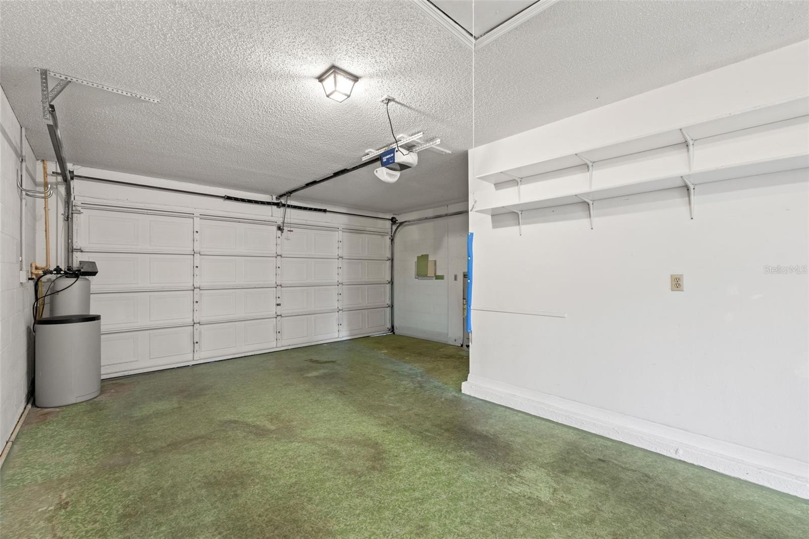 HIGHGATE IV CONDO - Residential