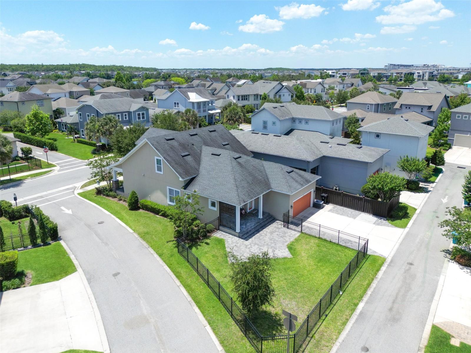 LAUREATE PARK - Residential