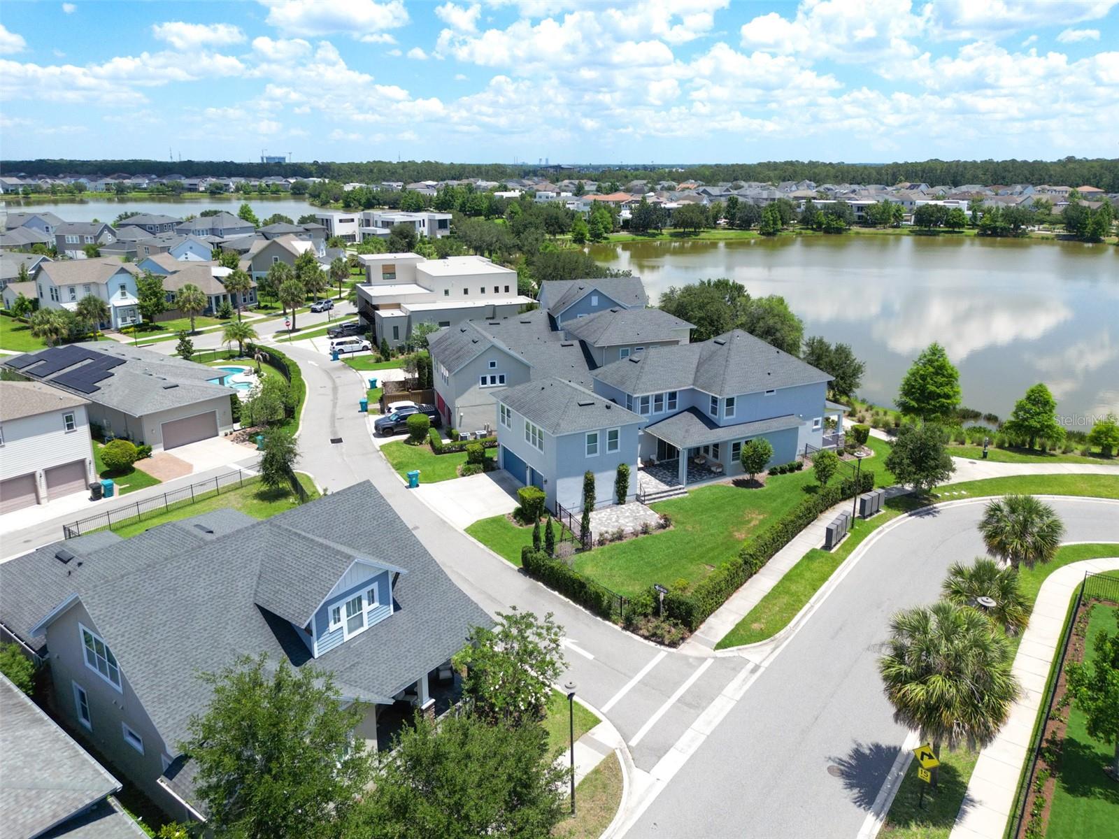 LAUREATE PARK - Residential