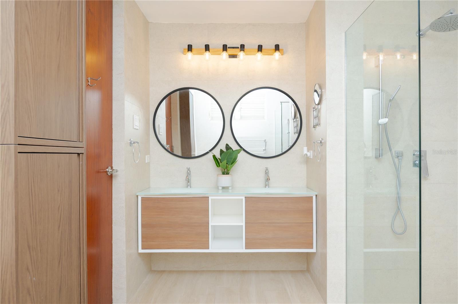 SABANERA DE DORADO - Residential