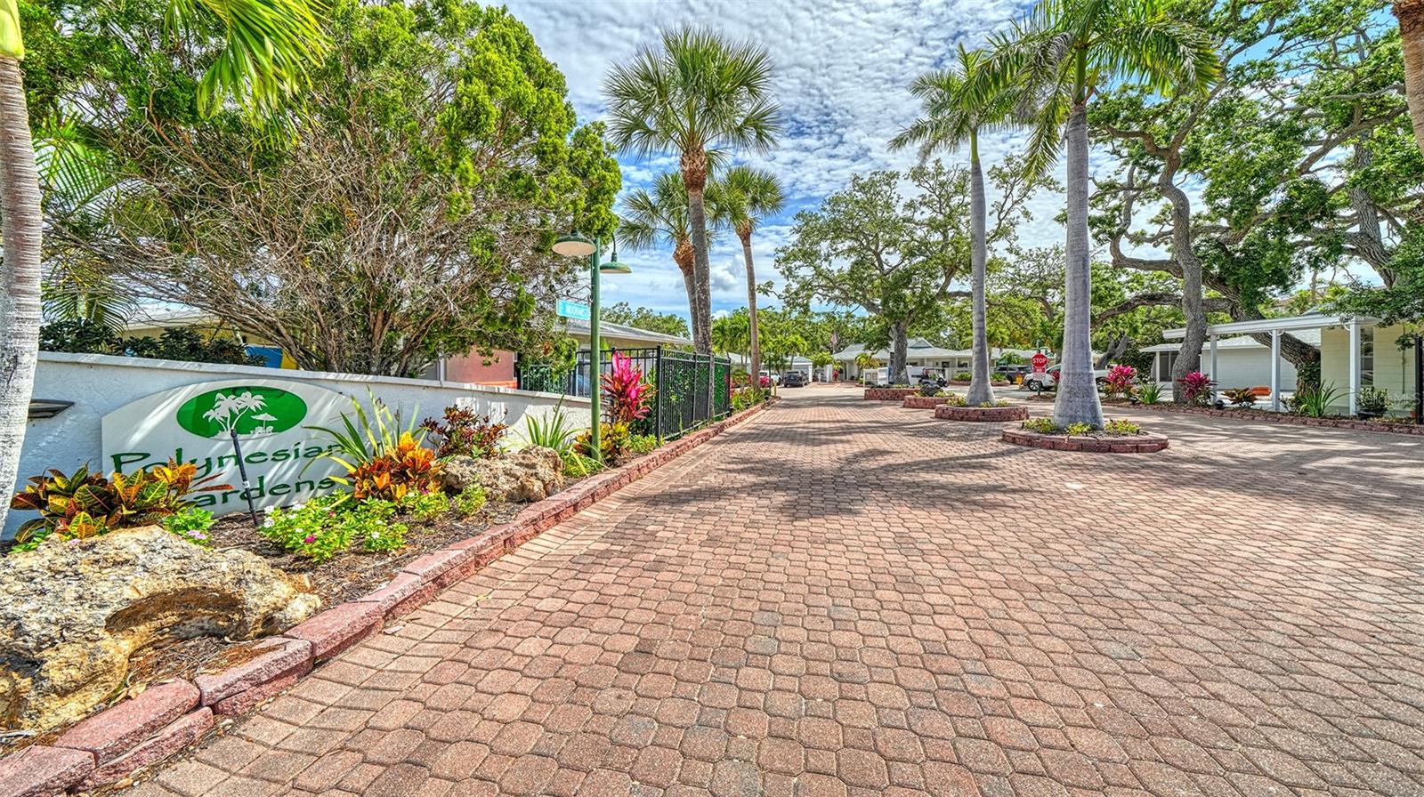 POLYNESIAN GARDENS - Residential