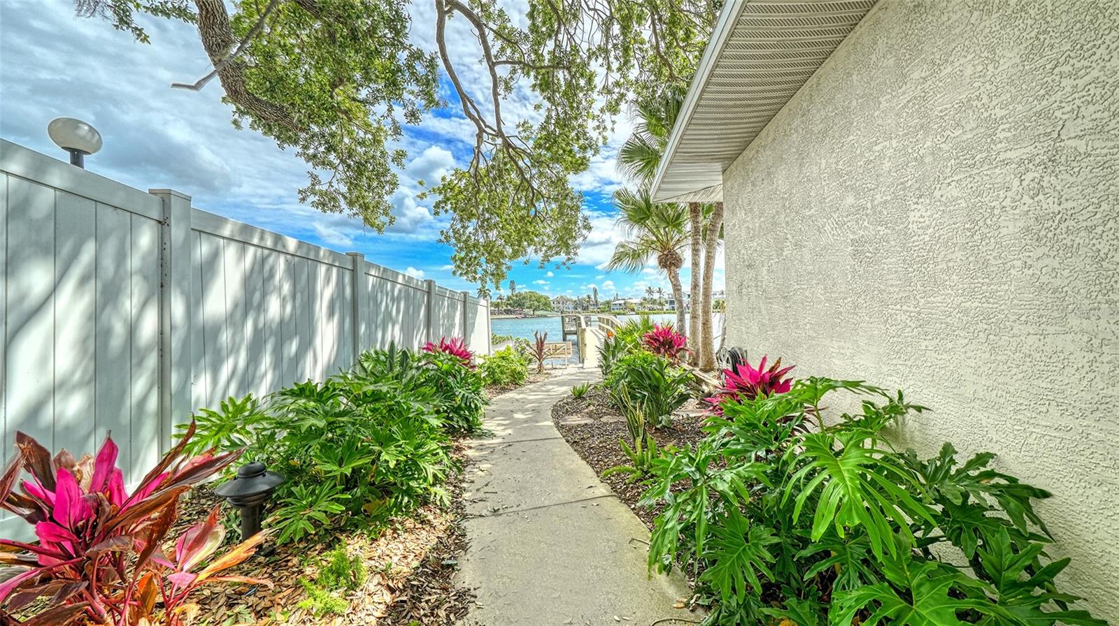 POLYNESIAN GARDENS - Residential