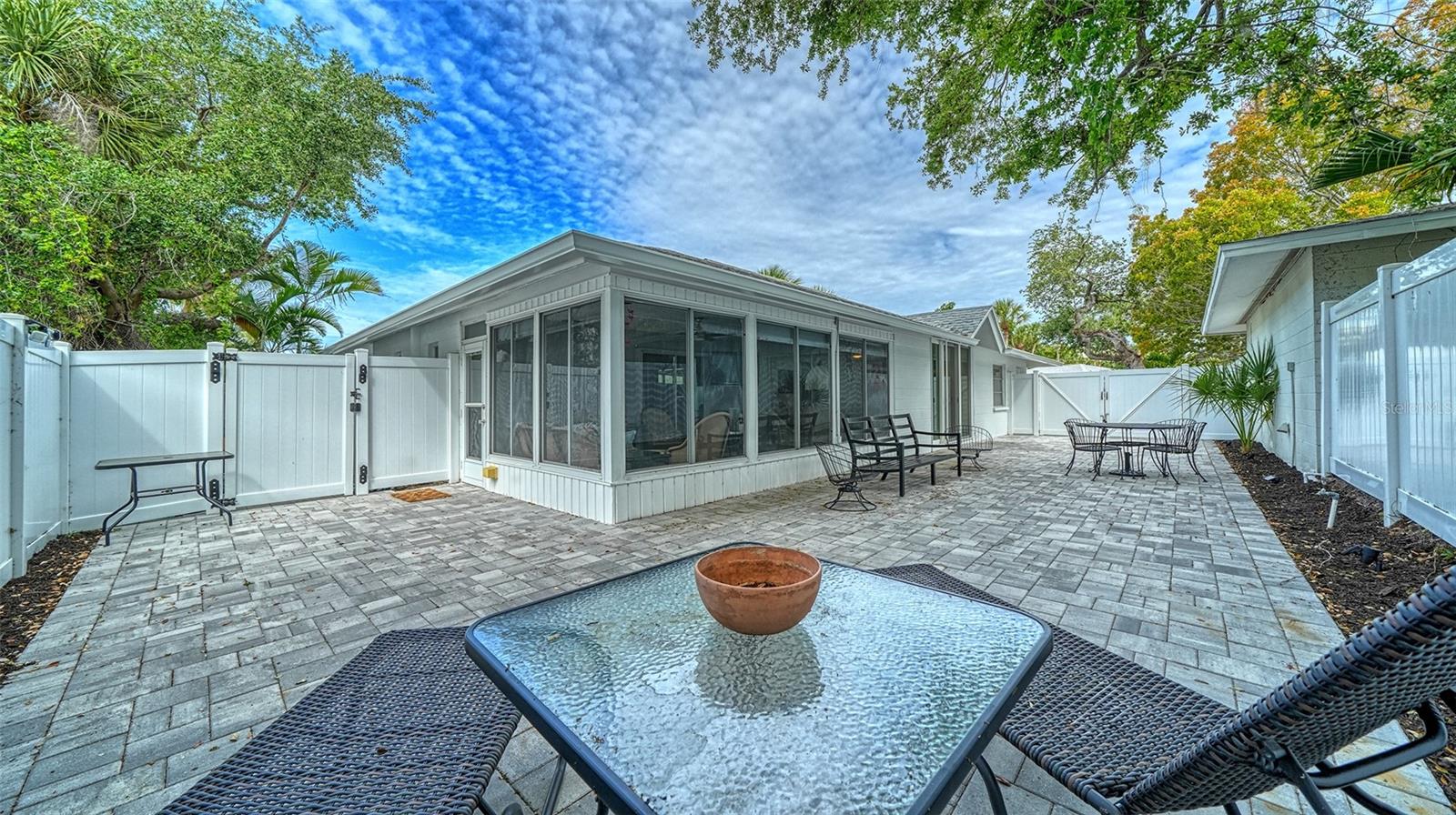 POLYNESIAN GARDENS - Residential