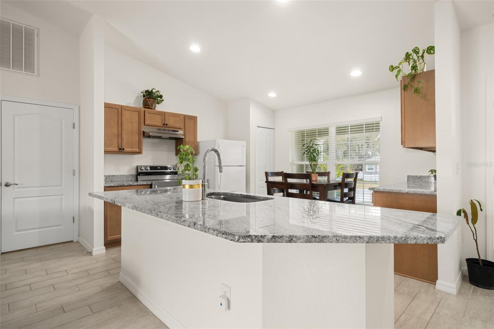 1204 RIDGE DRIVE