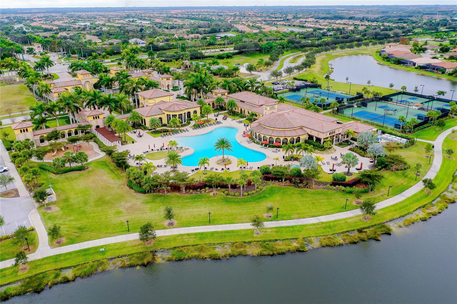 GRAN PARADISO PH 1 - Residential