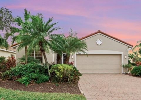 Photo of 4108 65th Place E, Sarasota, FL 34243 (MLS # A4674746)