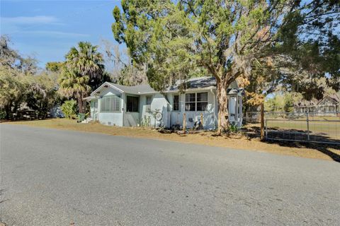 Photo of 1201 Sunshine Avenue, Leesburg, FL 34748 (MLS # G5108735)