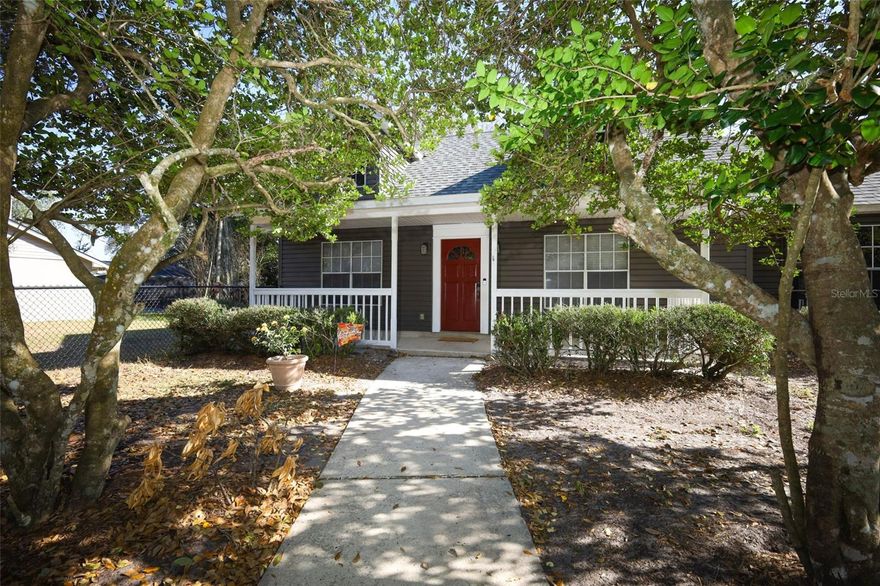 Luxury Custom Home on Over Half an Acre – Golf Course Frontage Living at Its Finest. Experience elegance, privacy, and breathtaking views in this stunning custom-built home perfectly positioned on over ½ acre of prime golf course frontage.
Wake up each morning to sweeping fairway views and enjoy peaceful evenings under the stars from your expansive backyard oasis. Designed with both luxury and livability in mind, this home offers the perfect balance of refined finishes and comfortable everyday living.
Thoughtfully designed custom architecture with exceptional craftsmanship. Expansive open-concept living spaces filled with natural light. Ample space to design your dream pool, outdoor kitchen, or garden retreat. New carpet upstairs on the bedrooms, with a very large walk in attic access! Welcome home to wide-open space and timeless charm. This property features a beautifully oversized front yard — perfect for outdoor fun, weekend games, or simply stretching out and enjoying the fresh air. Imagine family and friends playing freely, pets running happily, or hosting neighborhood gatherings with room for everyone. The expansive lawn offers endless possibilities — from garden beds and holiday displays to casual soccer games and summer picnics. Come view the property today before it is too late :)