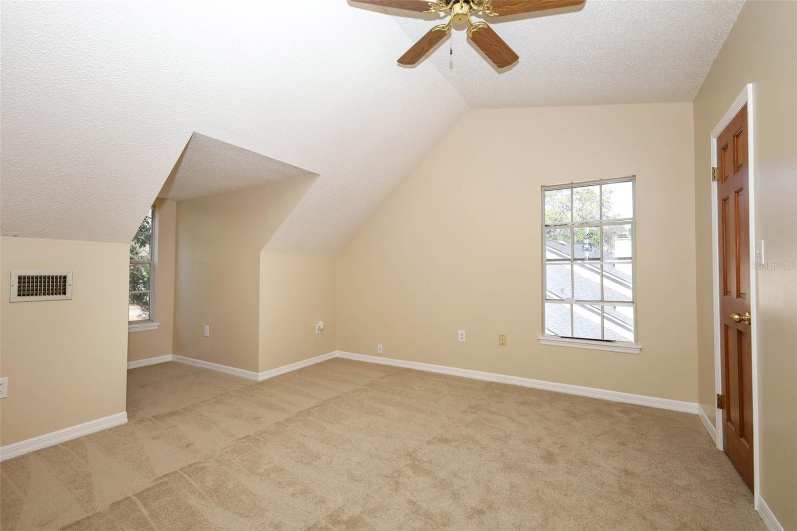 APPLE ORCHARD THE - Residential