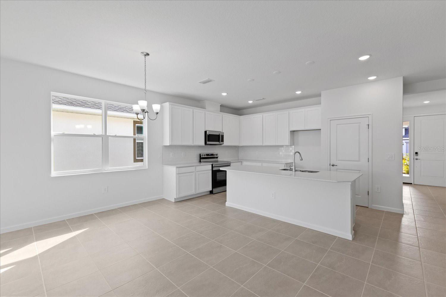 9572 VIBRANT LANE
