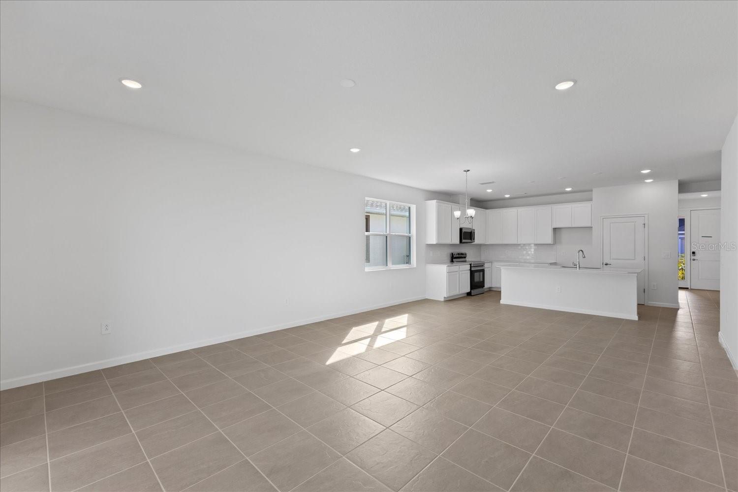 9572 VIBRANT LANE