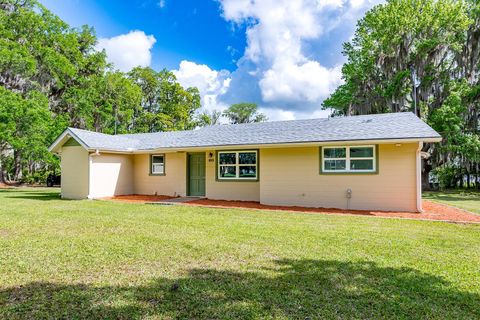 Photo of 16602 NE 124th Avenue, Waldo, FL 32694 (MLS # GC530334)
