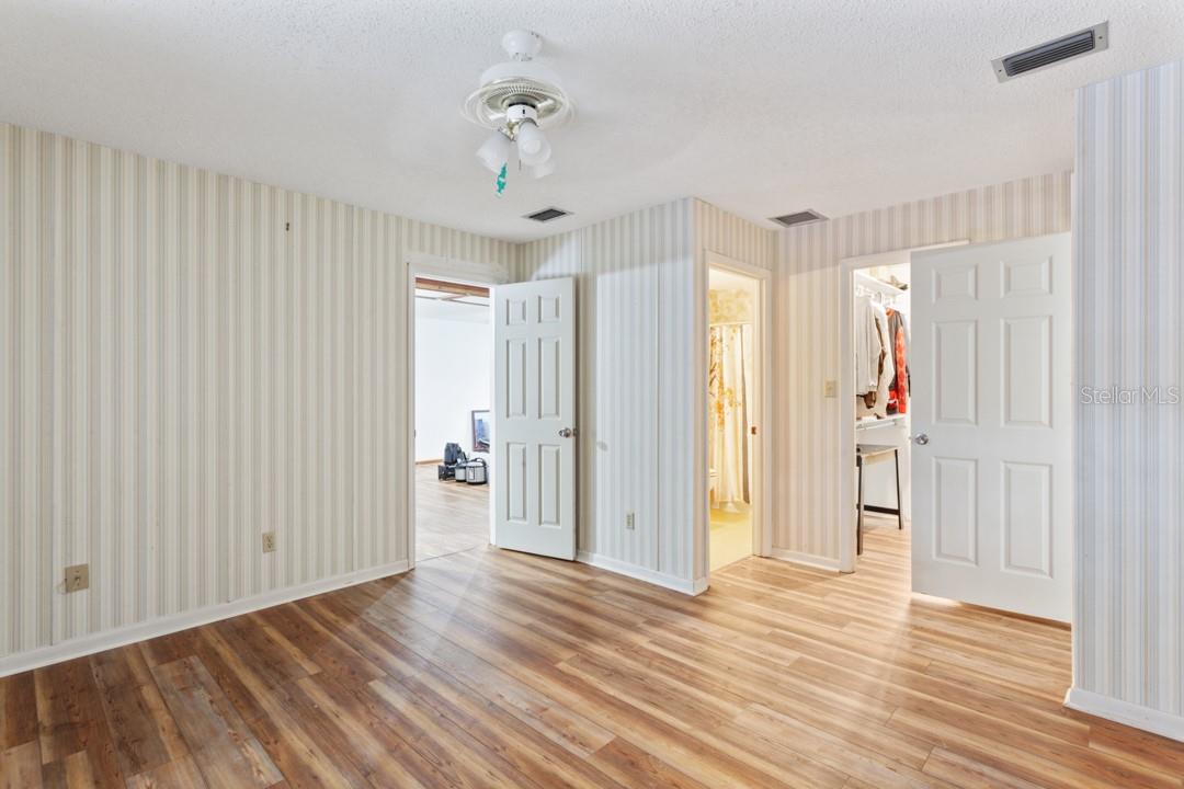 GENEVA OAKS - Residential