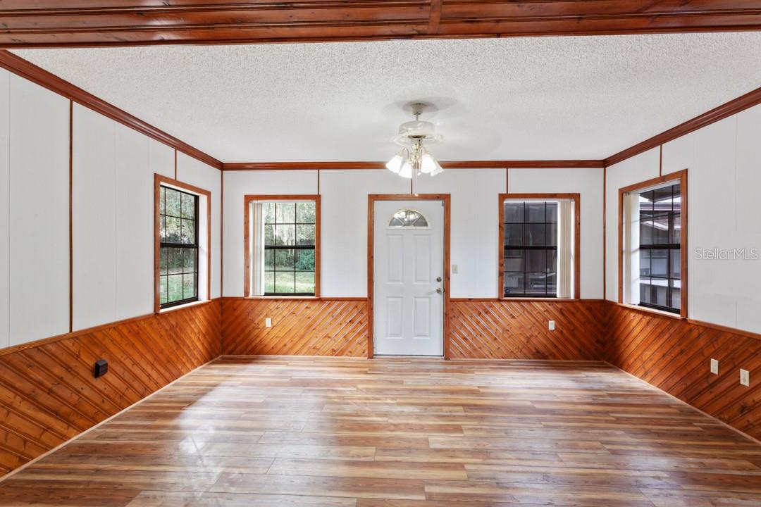 GENEVA OAKS - Residential