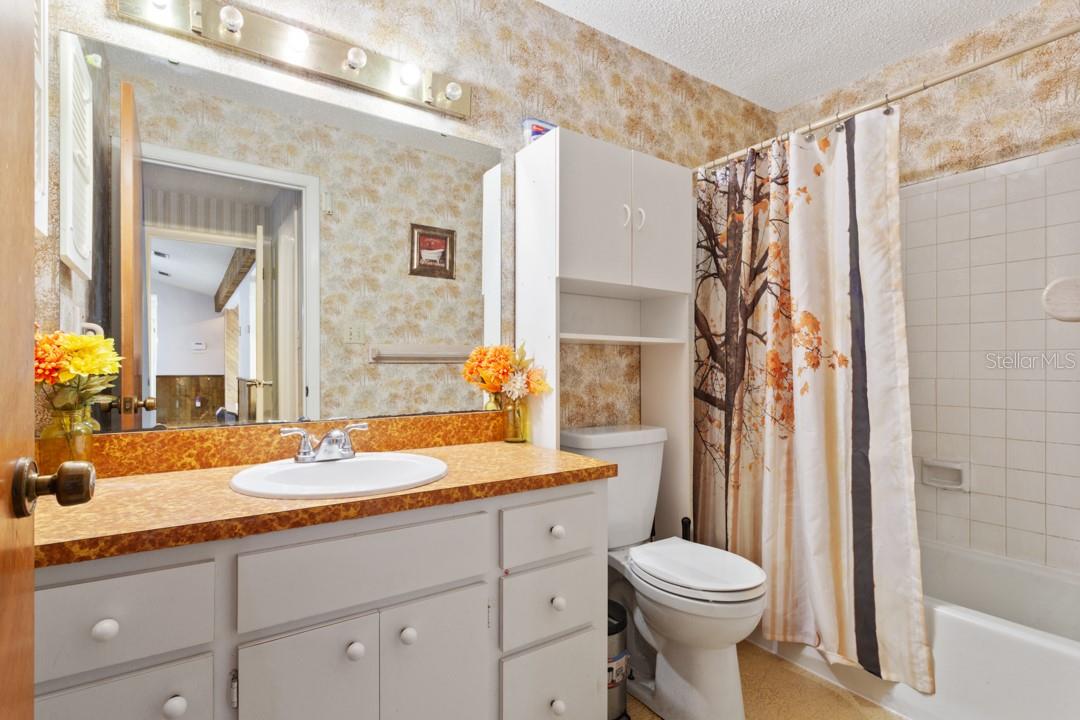 GENEVA OAKS - Residential