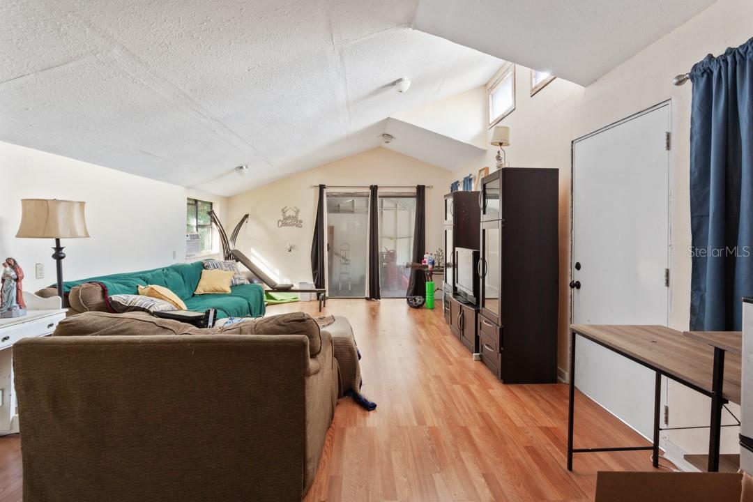 GENEVA OAKS - Residential