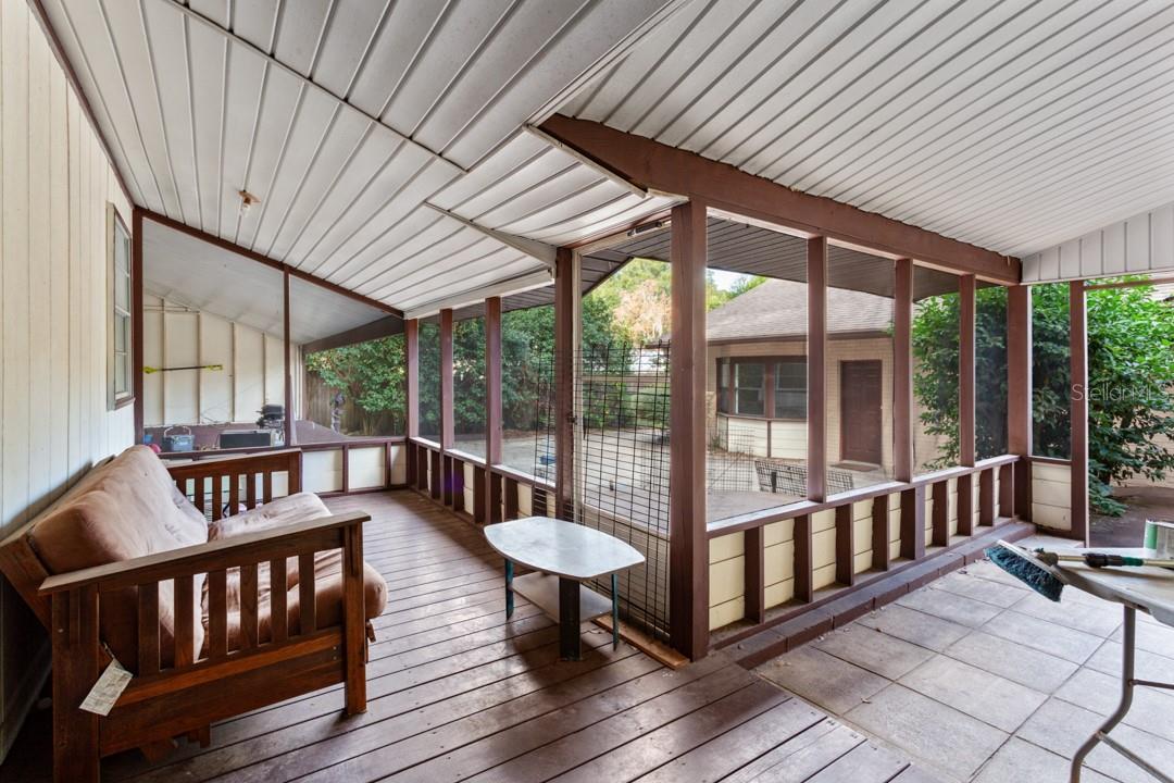 GENEVA OAKS - Residential