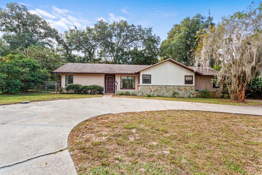 GENEVA OAKS - Residential